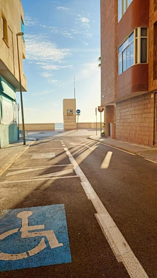 Apartamento Posidonia Free Parking กาดิซ ภายนอก รูปภาพ